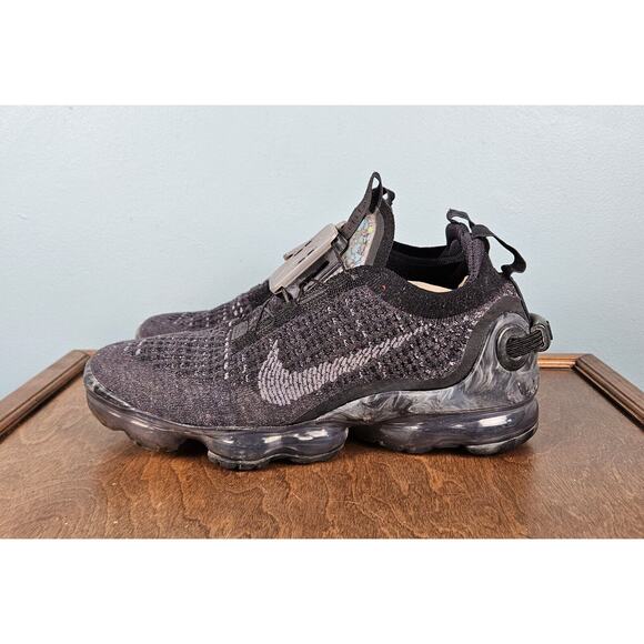 Nike Air‎ Vapormax Sz 6.5 2020 Flyknit FK TRIPLE BLACK DARK GREY - Picture 9 of 16
